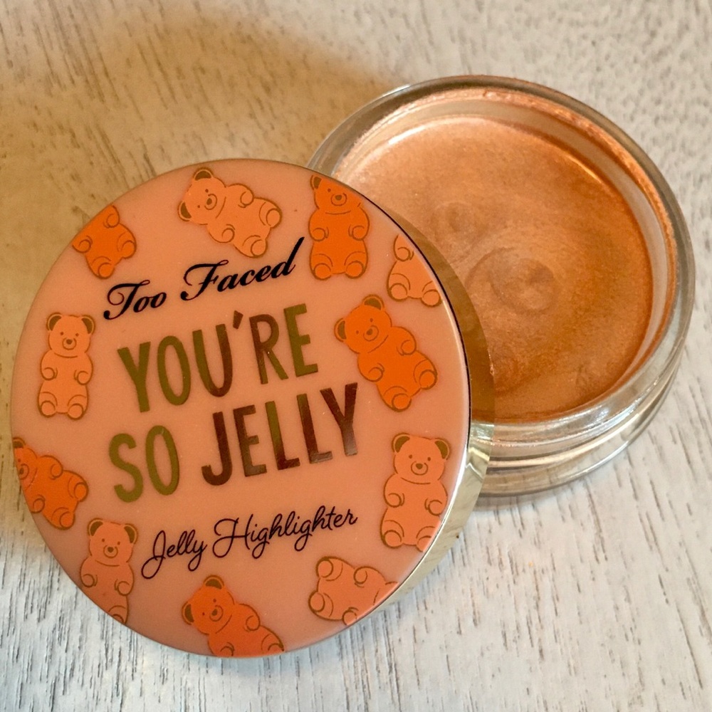 Too Faced You’re So Jelly Highlighter